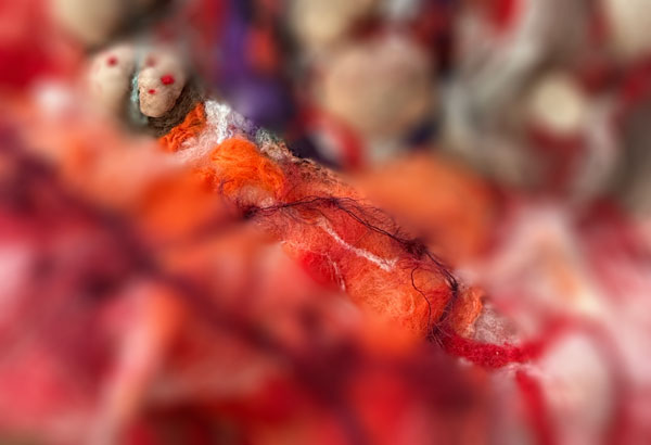 Fiber Art Installation: 사회적 규율의 은유적 표현을 위한 텍스타일 물성 실험